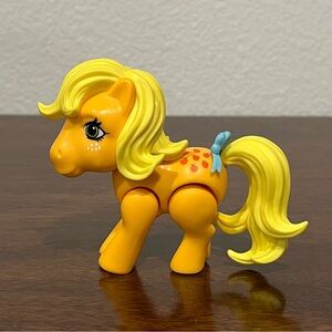 My Little Pony The Loyal Subjects Applejack Action Vinyl Figurine